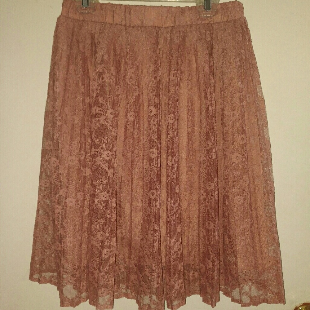 Lace skirt